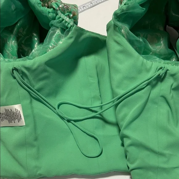 Alice + Olivia “Joslyn” Cropped Metallic Green and Gold Brocade/Jacquard Blouse - Picture 9 of 16